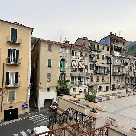 Host4u - Casa Nina, 12 Minutes From Imperia Apartment