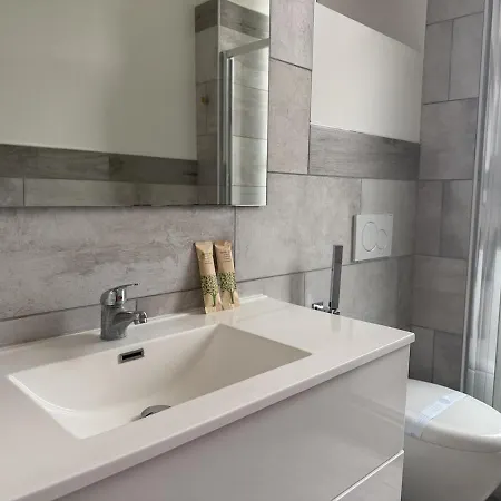 Apartment Host4u - Casa Nina, 12 Minutes From Imperia Pontedassio
