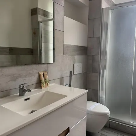 Host4u - Casa Nina, 12 Minutes From Imperia * Pontedassio